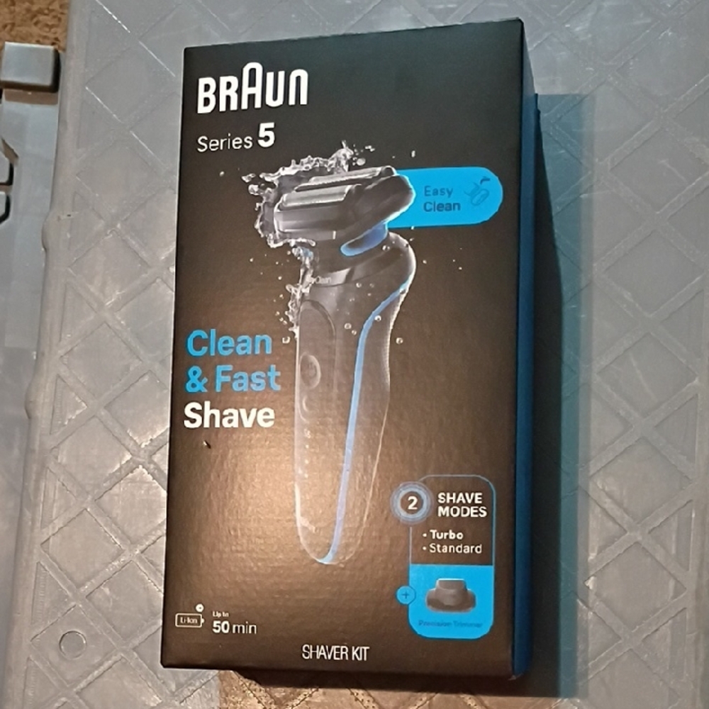 Braun Series 5 Electric Shaver - Black and Blue